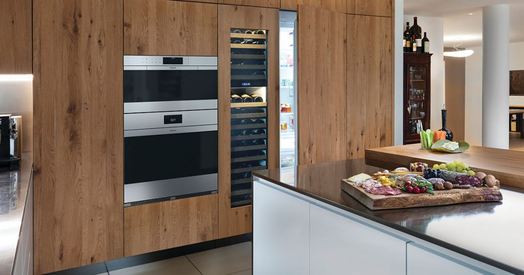 Sub-Zero integrated refrigerator