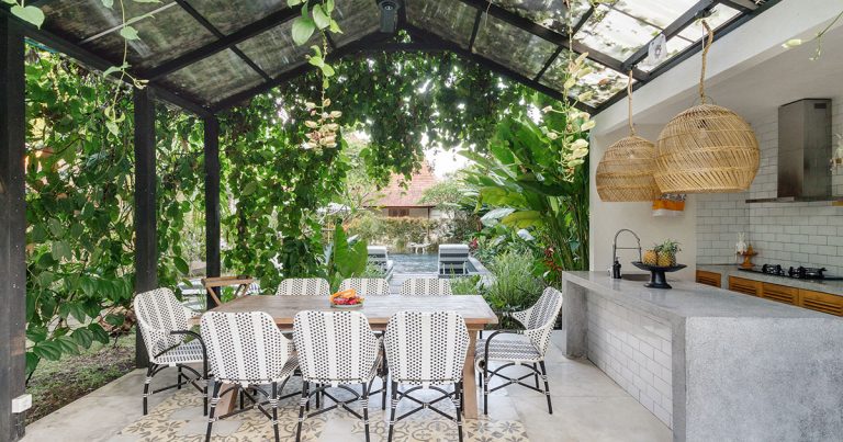 outdoor kitchen space